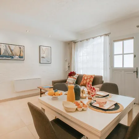 30 M De La Apartment *